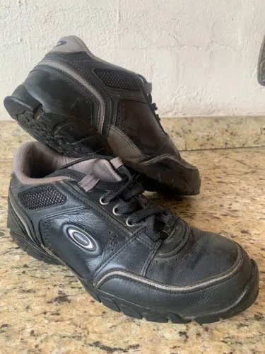 Tênis Oakley Bravos Couro Preto Original - Tam 40