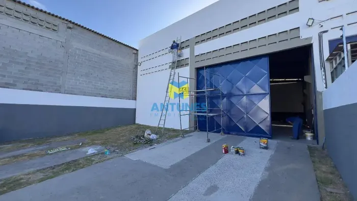 Alugue na Imbiribeira, galpão com 280m² com estacionamento amplo