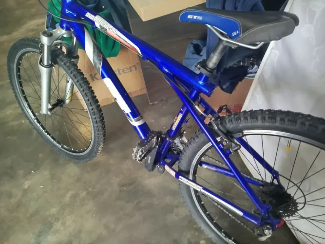 Bicicleta GT avalanche 3.0