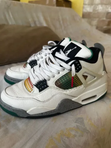 Air Jordan 4 Retro Rasta