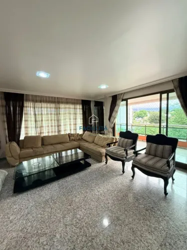 Apartamento à venda Adrianópolis com 4 suítes, semi-mobiliado no Condomínio Palácio Adria