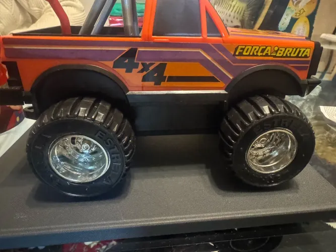 Carrinho trator dos anos 80! Conservado na máquina do tempo!