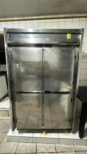 Geladeira Industrial 4 Portas em Inox