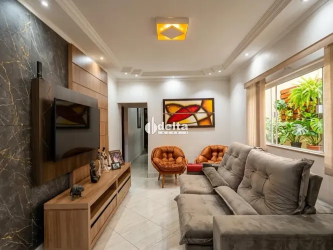 Casa com 3 quartos sendo 1 suíte disponível para venda no bairro Presidente Roosevelt em U