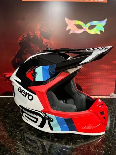 Capacete novo