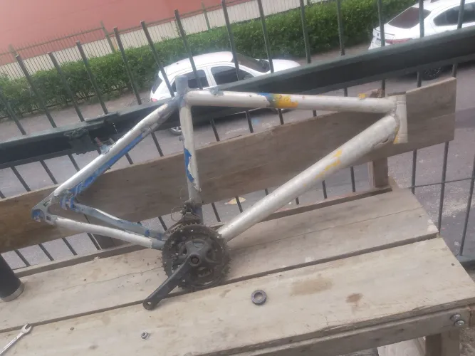 Quadro de bicicleta aro 26 alumínio