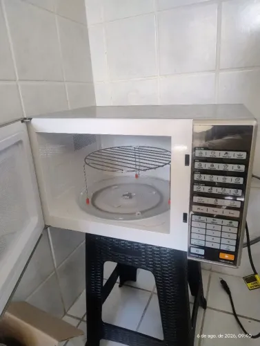 Microondas semi-novo