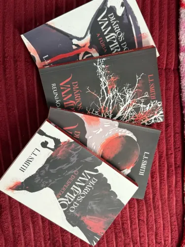 Vendo box Diários de um Vampiro