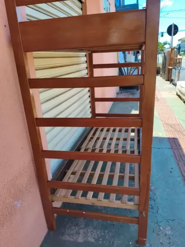 beliche de madeira bem conservada ((ENTREGO GRATIS))