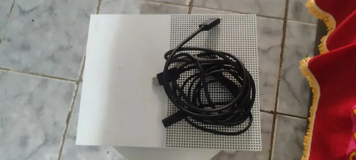 One s digital sem o controle todos os cabos 