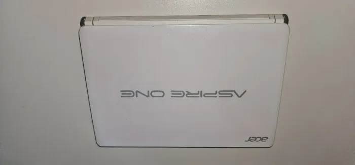 Acer Aspire One para Peças - Liga e Funciona - Sem HD