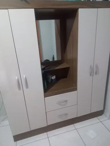 Vendo guarda roupa em perfeito estado