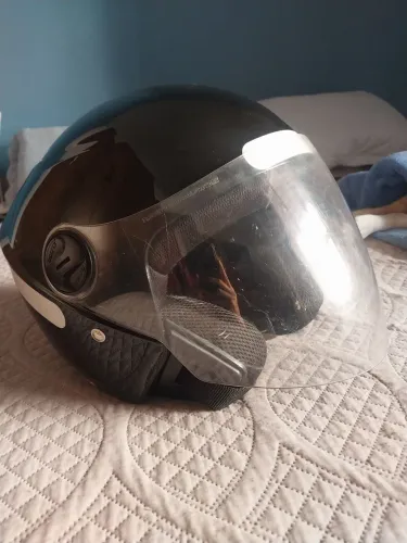 Capacete aberto