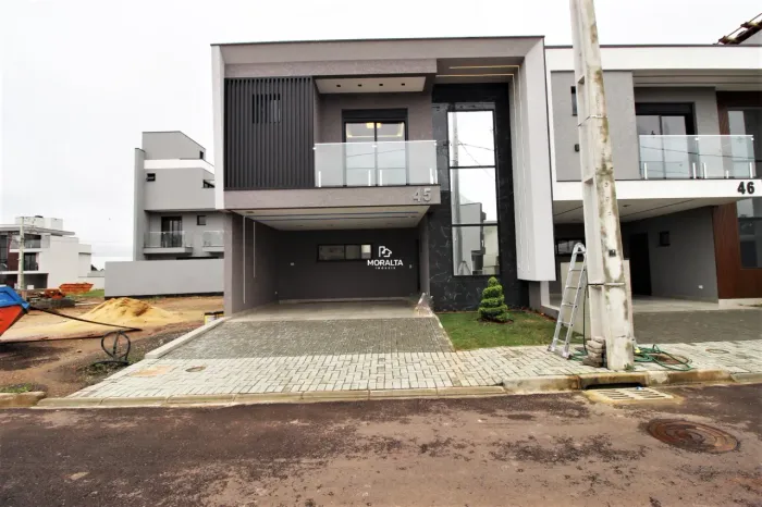 Sobrado em Condomínio no Costeira em São Jose dos Pinhais