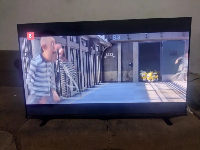 Tv Toshiba 43 polegadas smart borda infinita na garantia de fábrica ainda