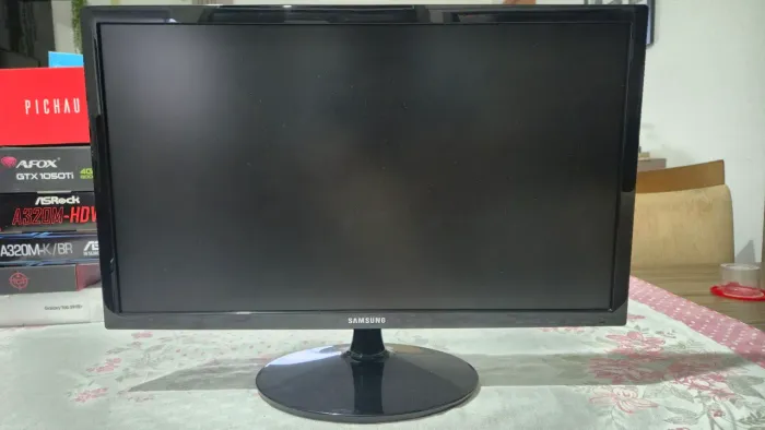 Monitor Samsung 24" LED - S24D300H HDMI + VGA