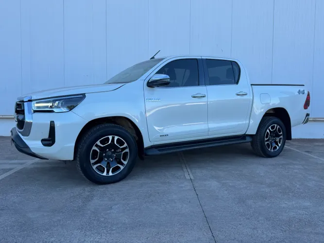 Toyota Hilux CD SRX 4X4 2.8 TDI 16V Diesel Aut. 2022