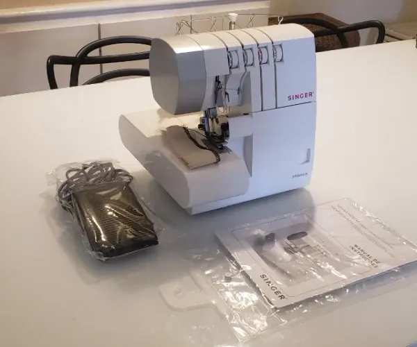 Maquina de costura Overloque