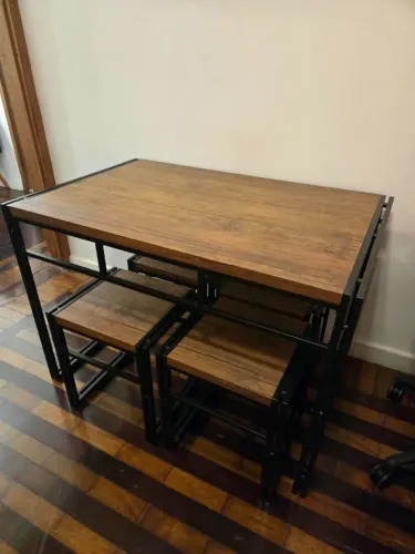 Conjunto de Mesa Wooden com 4 Bancos Preto e Amêndoa em Perfeito Estado