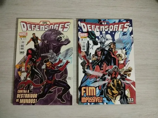 HQ Quadrinhos Os Defensores - 1° série Panini (completo em 2 volumes)