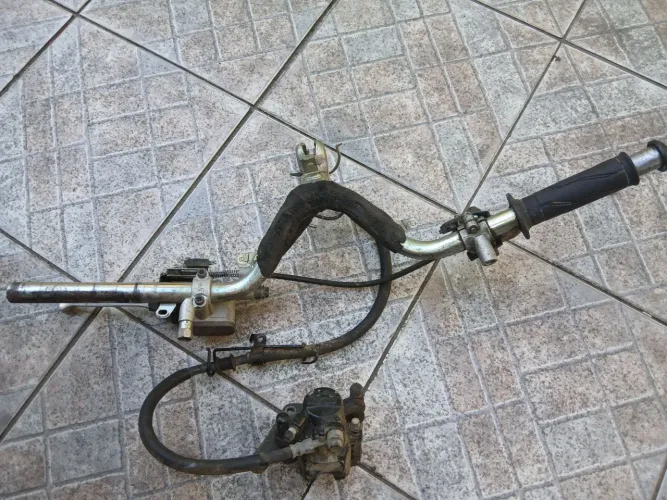 Guidao com mangueira e burrinho de freio da neo 125 2020 original Yamaha