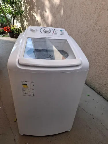 Vendo Lavadora de roupas Eletrolux 10kg. Usada e funcionando