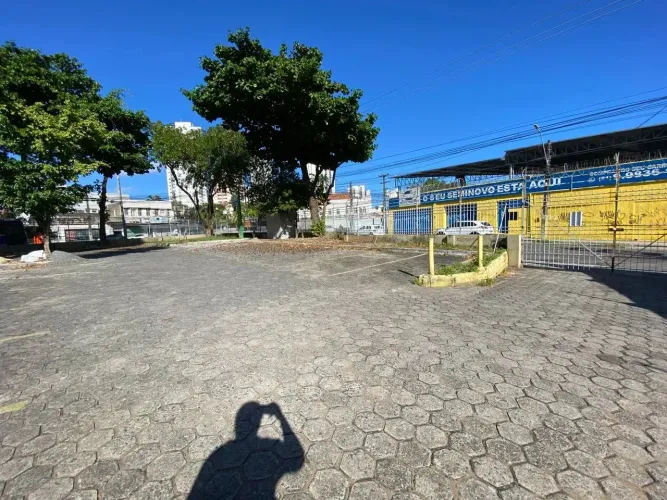 ALUGO LOJA pronta climatizada com 601M² com 50 vagas no bairro da Madalena - Recife - PE
