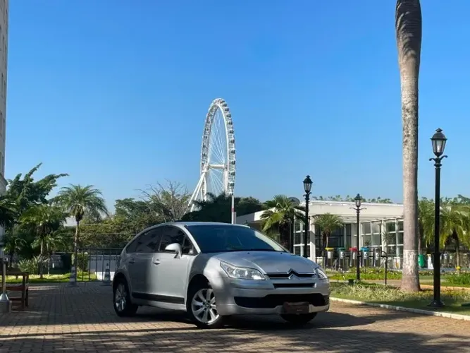 Citroen C4 GLX 2.0 Flex 16V 5P Mec. 2010