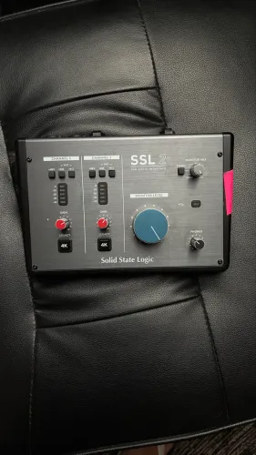 SSL 2 (SEMI NOVO)