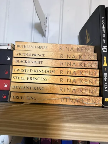 Coleção livros importados Royal Elite (livro extra, livro 1 ao 6)