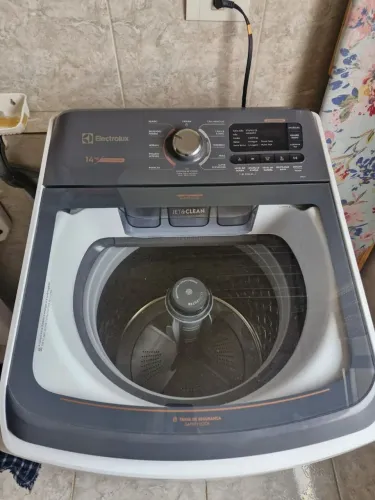 Máquina de Lavar 14kg Electrolux Premium Care e Time Control | 220v