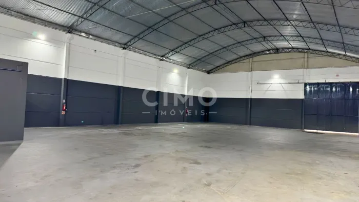 Galpão para alugar no Centro de Penha | 690 m²