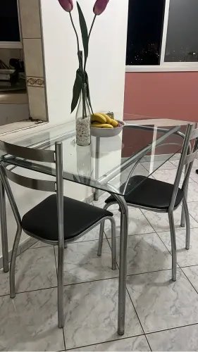 Vendo Mesa de jantar 