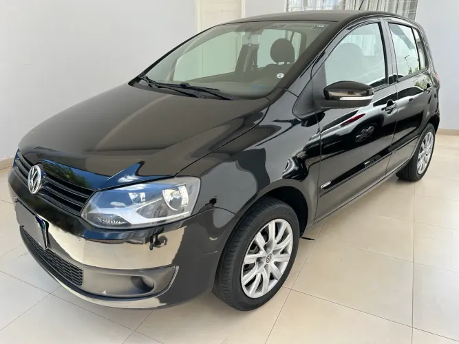 Volkswagen Fox 1.0 MI Total Flex 8V 5P 2013