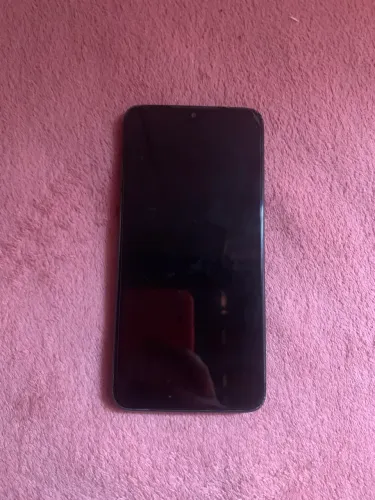 Vendo moto G8 play em bom estado