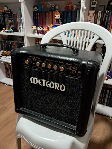 Amplificador Meteoro Atomic Drive ADR20