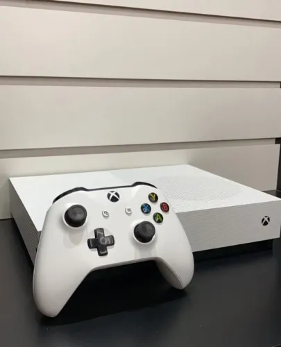 Xbox one S com controle + jogos digital para baixar