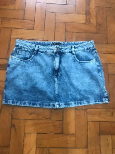 Saia curta em jeans 100% algodão 