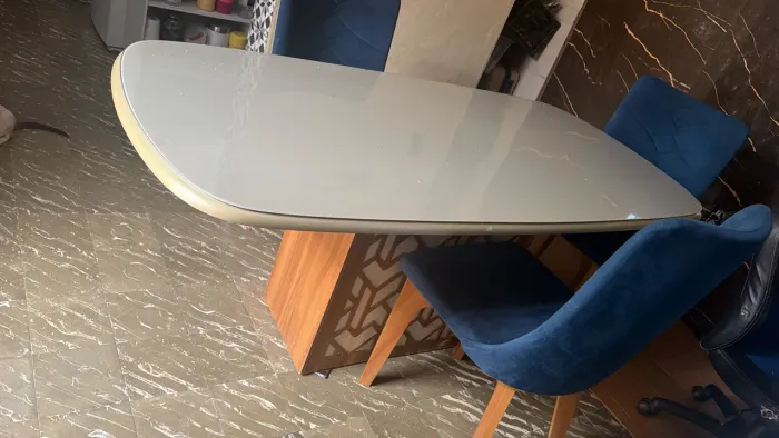 Mesa tampa de vidro P 6 cadeiras