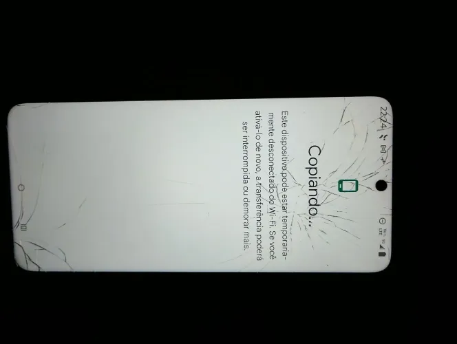 Vendo Moto G35 5G funcionando perfeitamente tela trincada