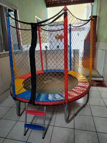 Pula Pula Novo Com Escada