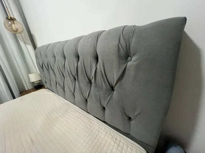 ? CABECEIRA QUEEN ESTOFADA CINZA - LUXUOSA, ELEGANTE E SUPER CHARMOSA!