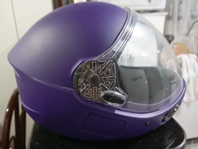 Capacete para paraquedismo