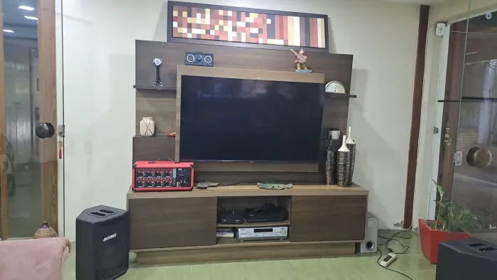 Rack com painel para TV