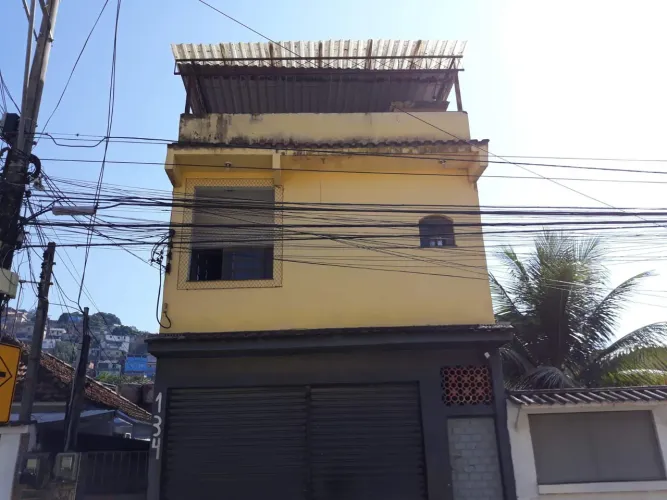 Vende-se loja e casa na Ilha da Conceição