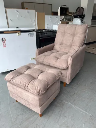 Poltrona reclinável + puff
