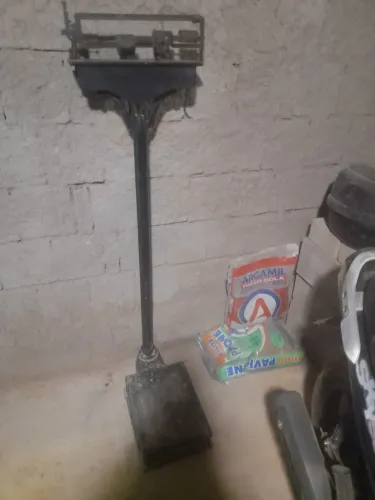 Vendo balanço em ótimo estado ideal para pesar Ferro