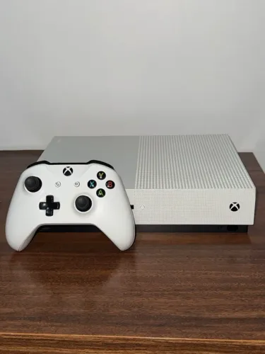 Xbox one s 500gb + 1 controle (entrego) 