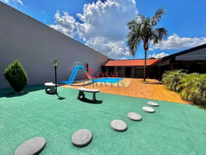 Venda de Casas / Área de Lazer na cidade de IPEUNA