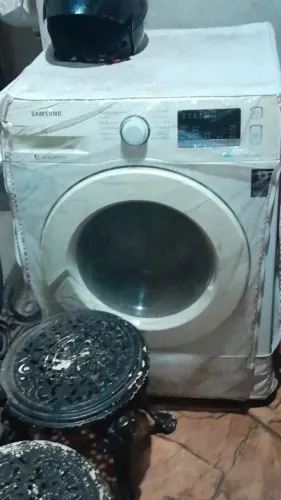Máquina de Lavar e Secar Roupa EcoBubble 8/5kg - 1400 rpm - Branca / Lilia *